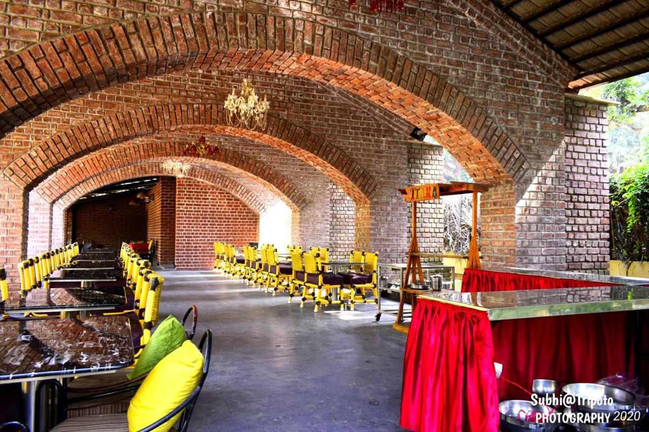 Anandvan Holiday Homes, Wai Buitenkant foto