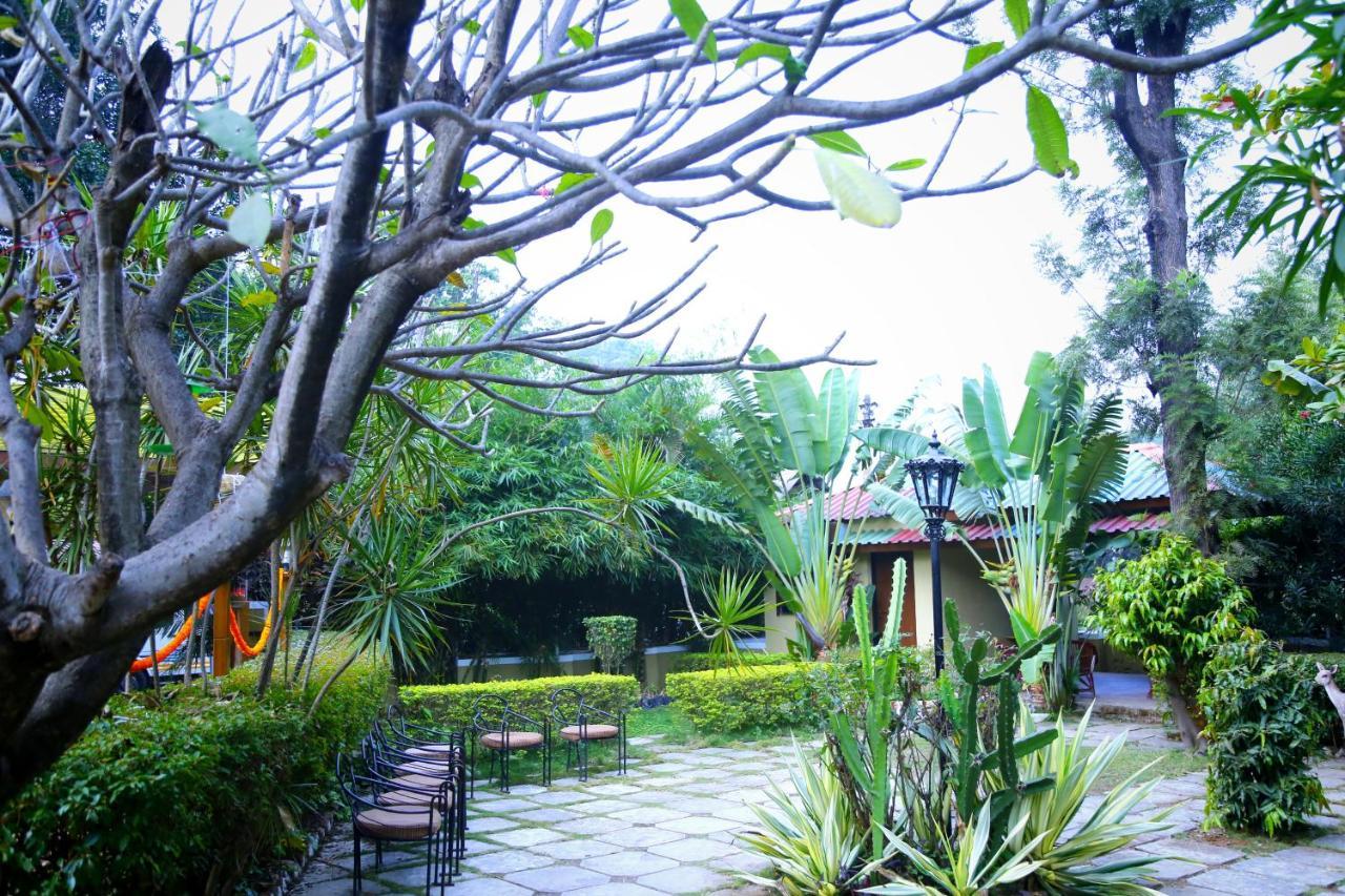 Anandvan Holiday Homes, Wai Buitenkant foto