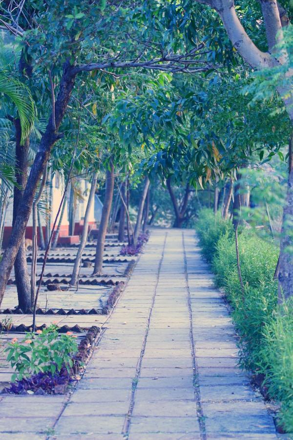 Anandvan Holiday Homes, Wai Buitenkant foto