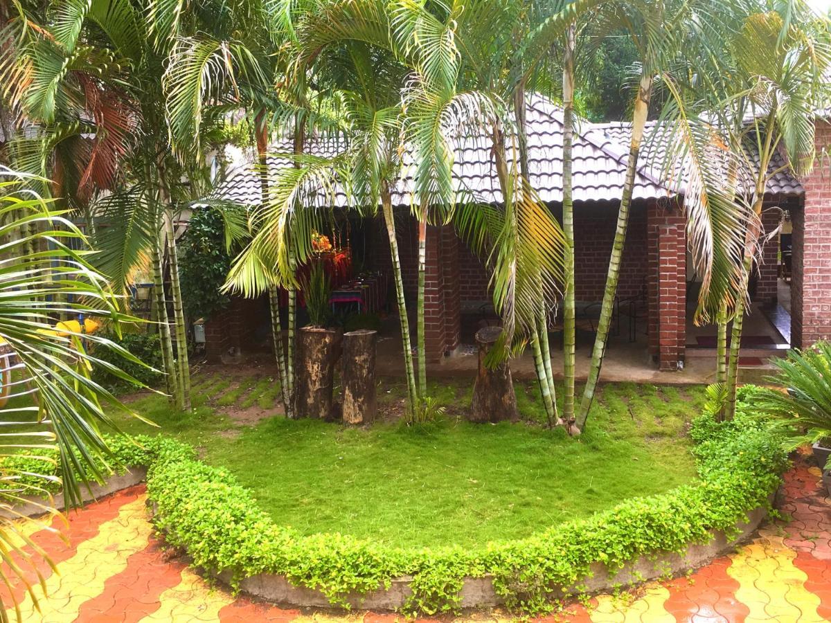Anandvan Holiday Homes, Wai Buitenkant foto
