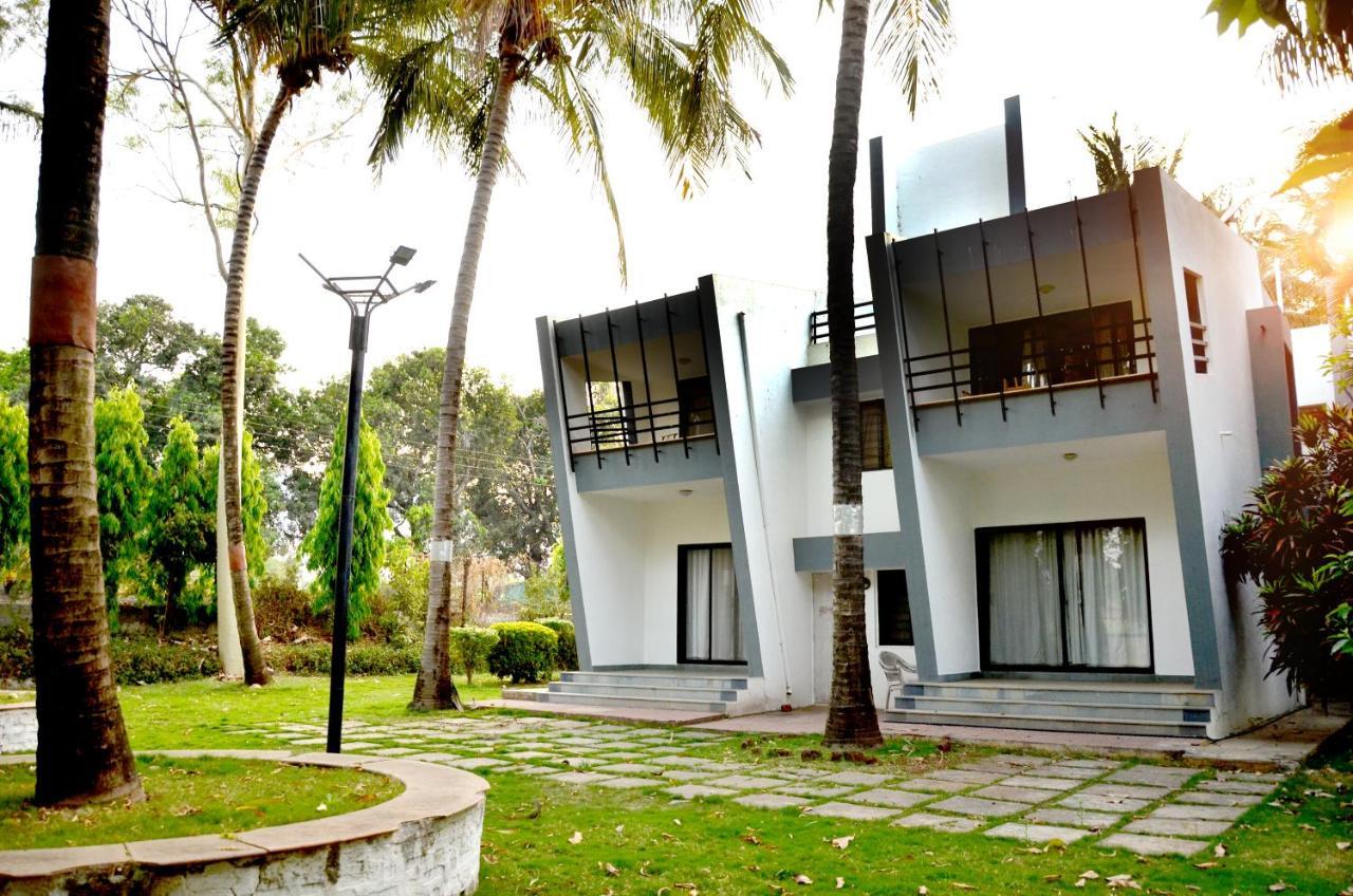 Anandvan Holiday Homes, Wai Buitenkant foto