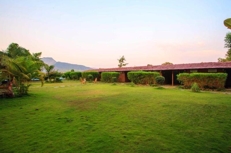 Anandvan Holiday Homes, Wai Buitenkant foto