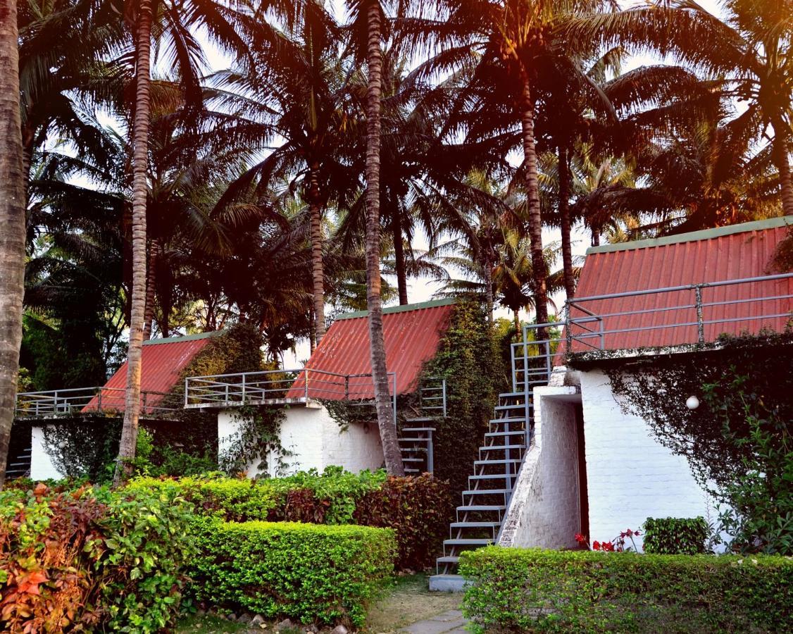 Anandvan Holiday Homes, Wai Buitenkant foto