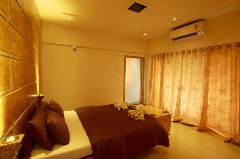 Anandvan Holiday Homes, Wai Buitenkant foto